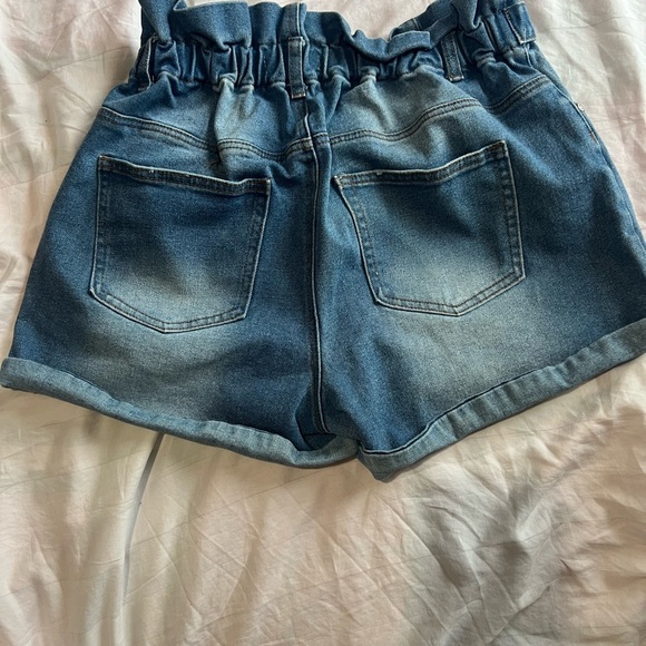 Almost Famous Blue Jean Shorts - Picture 3 of 3